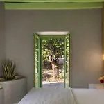 Phlea Farm Άλιντα